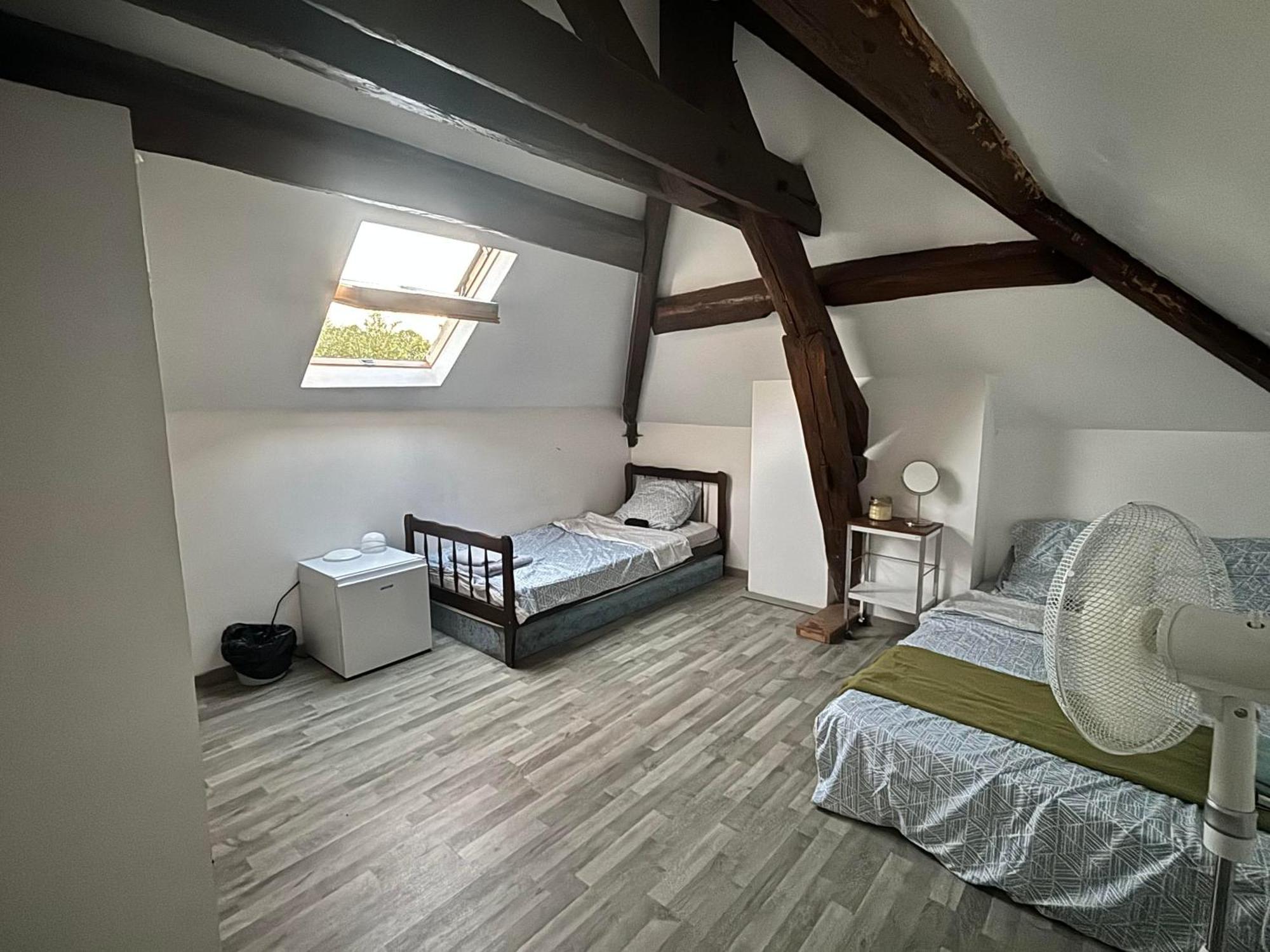 Endroit Charmant Coulommiers Buitenkant foto